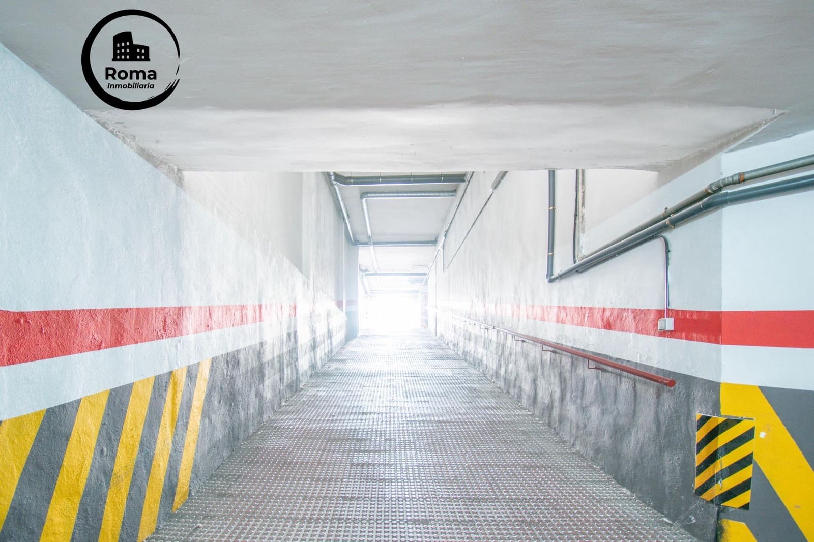 Garage for sale in Granada city - € 18,000 (Ref: 9504421)