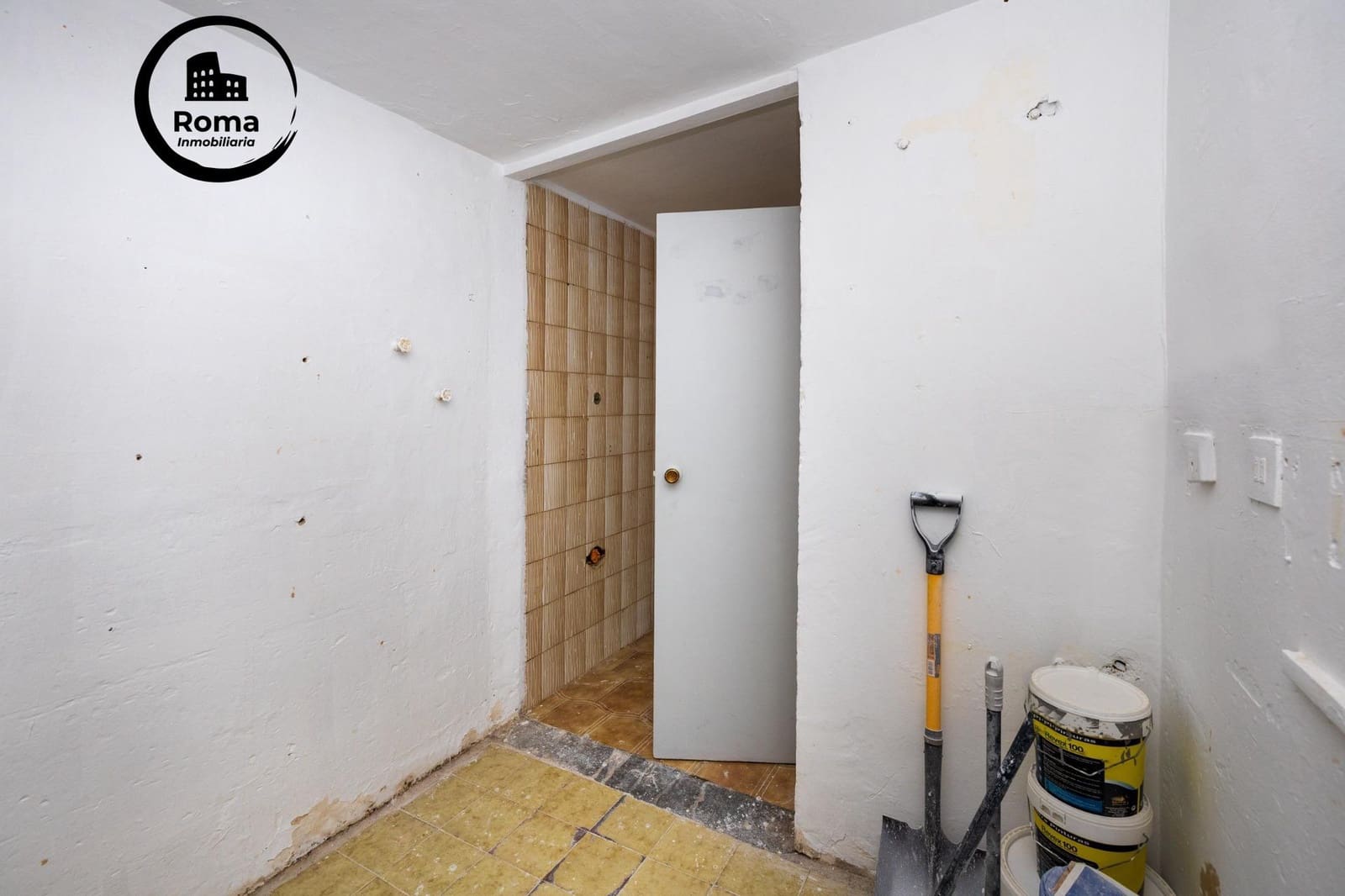 Erhverv til salg i Granada by - € 95.000 (Ref: 9504424)