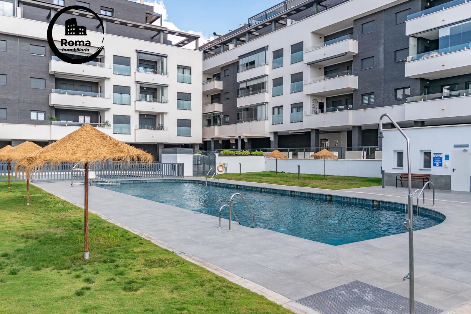 Piso de 3 habitaciones en Armilla en venta con piscina - 462.000 € (Ref: 9504426)