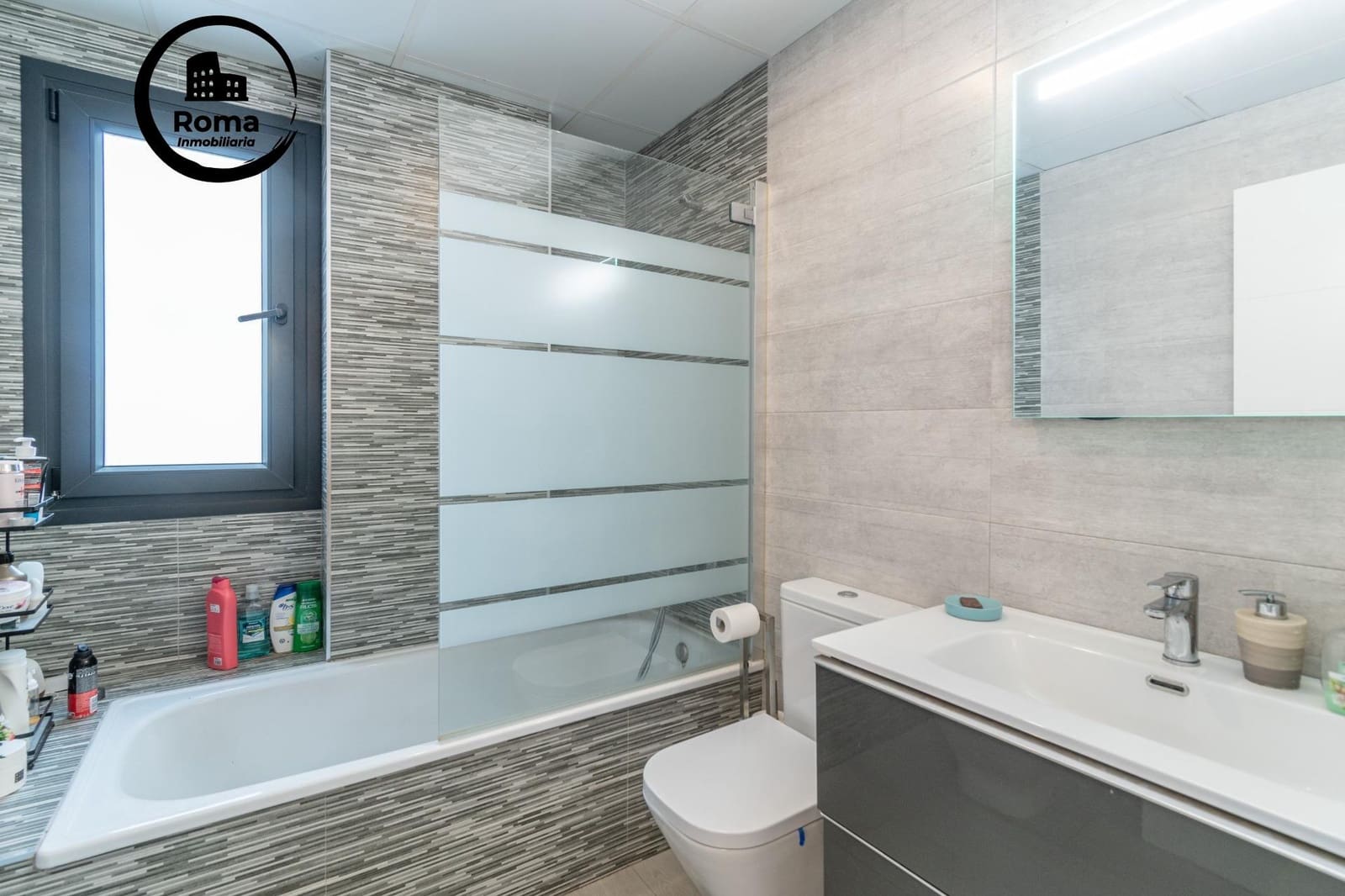 Piso de 3 habitaciones en Armilla en venta con piscina - 462.000 € (Ref: 9504426)