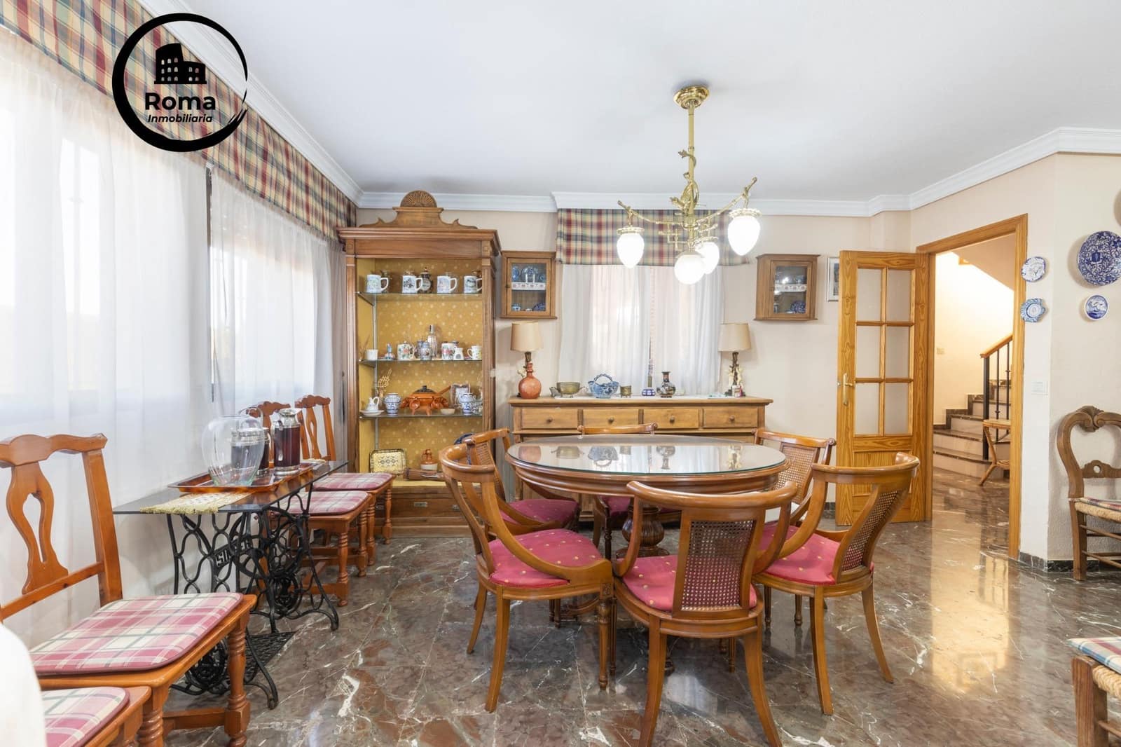 4 makuuhuone Huvila myytävänä paikassa Albolote mukana uima-altaan - 350 000 € (Ref: 9504434)