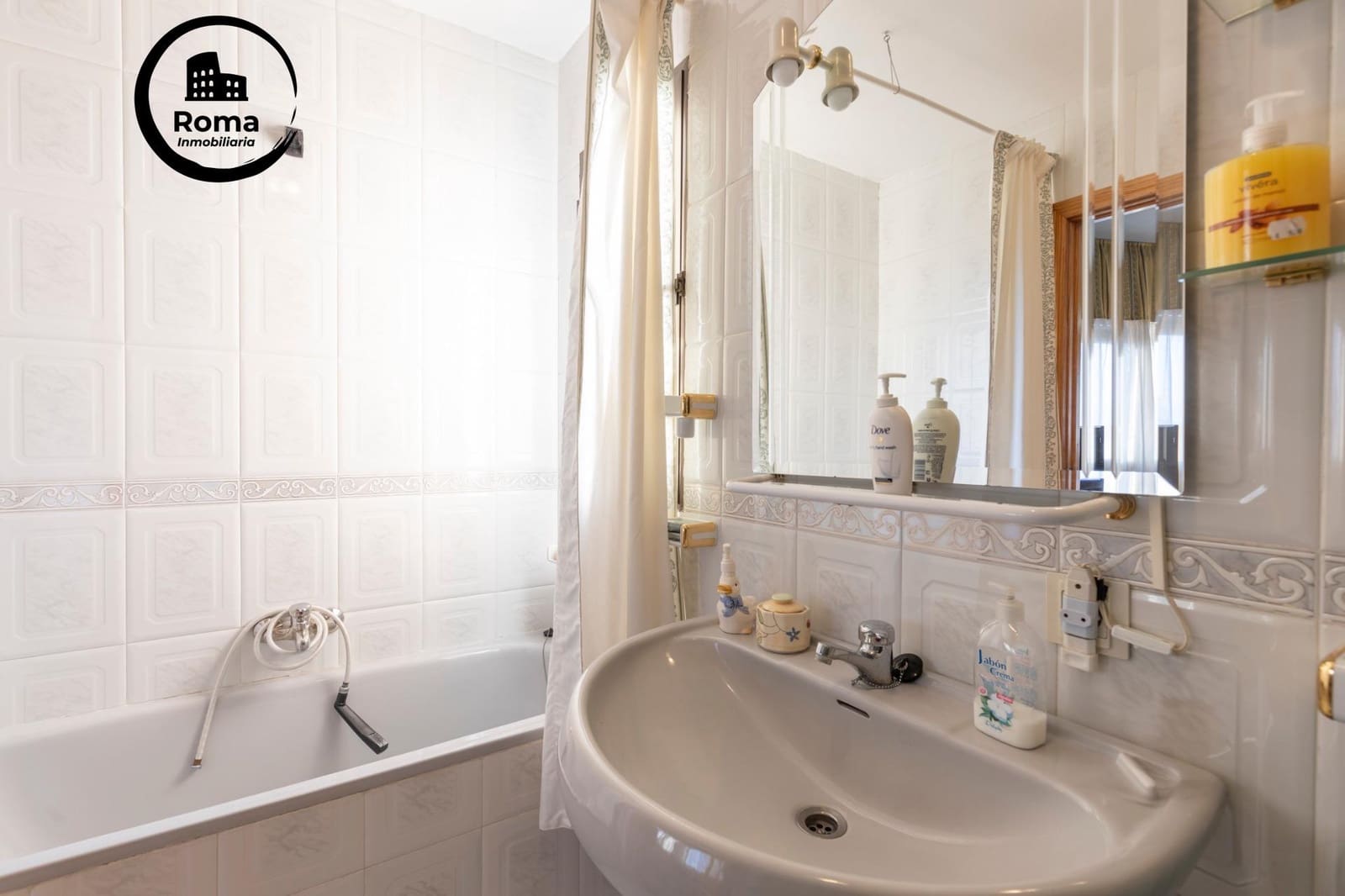 4 makuuhuone Huvila myytävänä paikassa Albolote mukana uima-altaan - 350 000 € (Ref: 9504434)