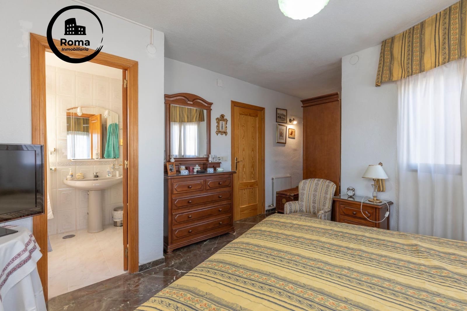 4 makuuhuone Huvila myytävänä paikassa Albolote mukana uima-altaan - 350 000 € (Ref: 9504434)