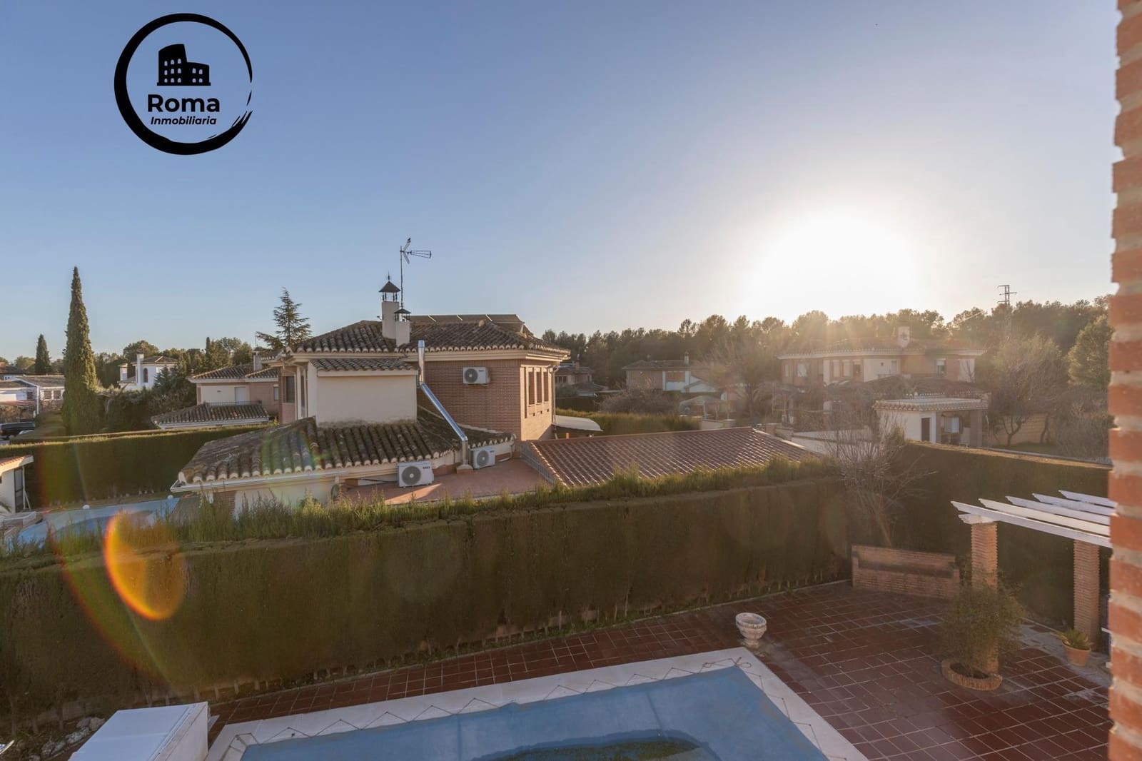 4 makuuhuone Huvila myytävänä paikassa Albolote mukana uima-altaan - 350 000 € (Ref: 9504434)