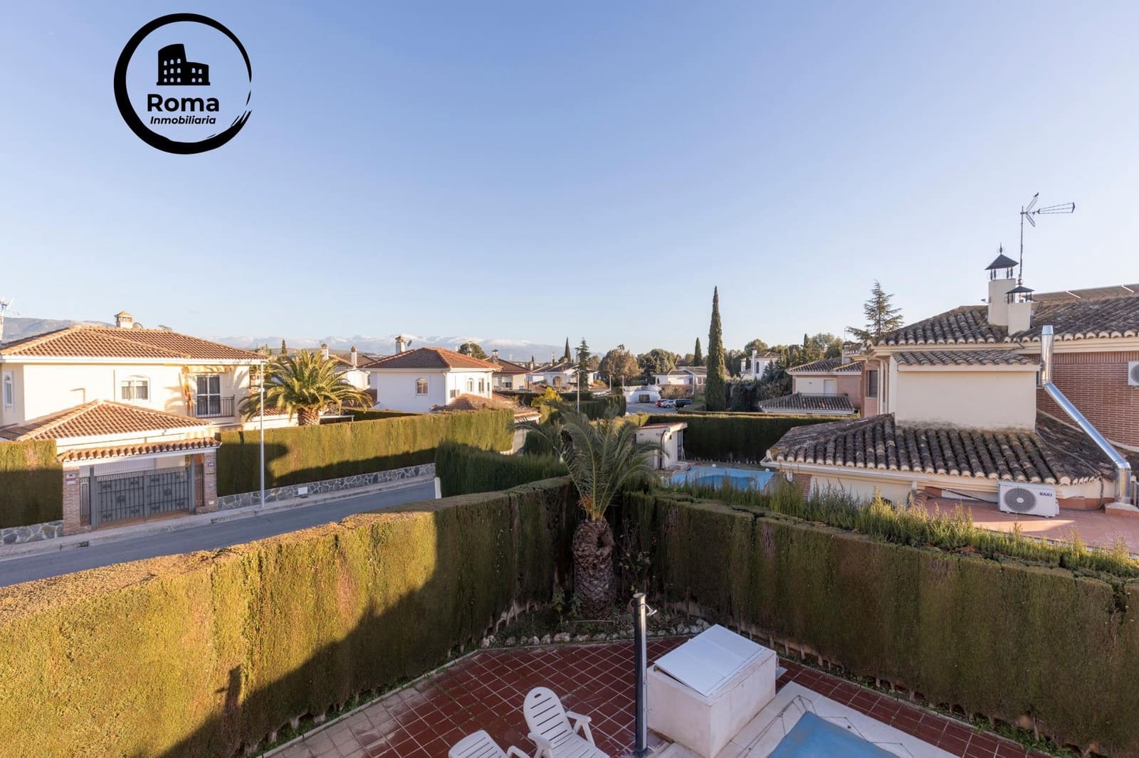 4 makuuhuone Huvila myytävänä paikassa Albolote mukana uima-altaan - 350 000 € (Ref: 9504434)