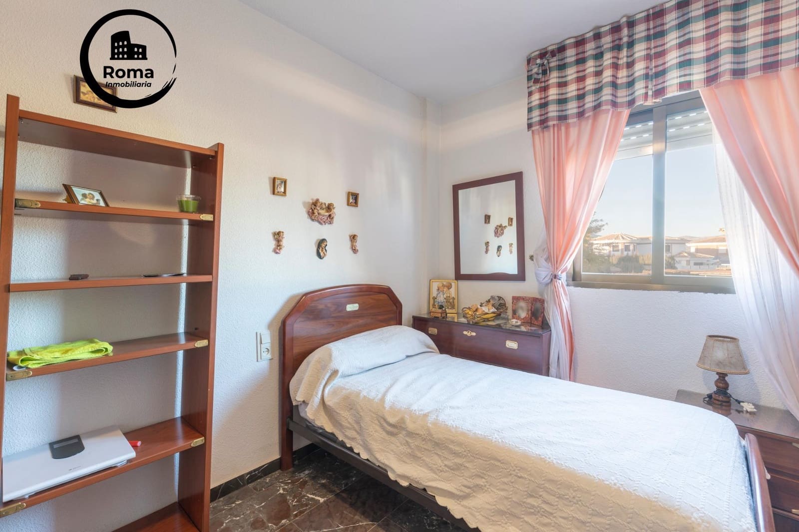 4 makuuhuone Huvila myytävänä paikassa Albolote mukana uima-altaan - 350 000 € (Ref: 9504434)