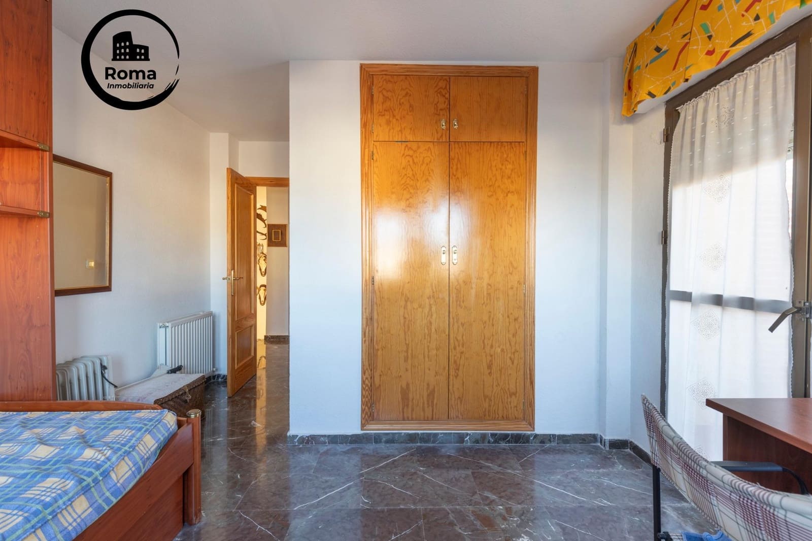 4 makuuhuone Huvila myytävänä paikassa Albolote mukana uima-altaan - 350 000 € (Ref: 9504434)