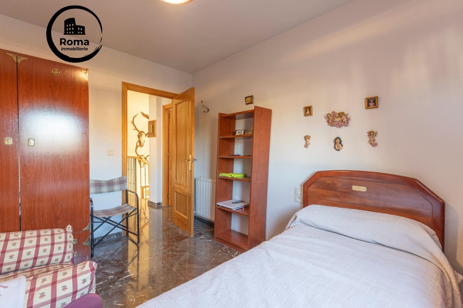 4 makuuhuone Huvila myytävänä paikassa Albolote mukana uima-altaan - 350 000 € (Ref: 9504434)