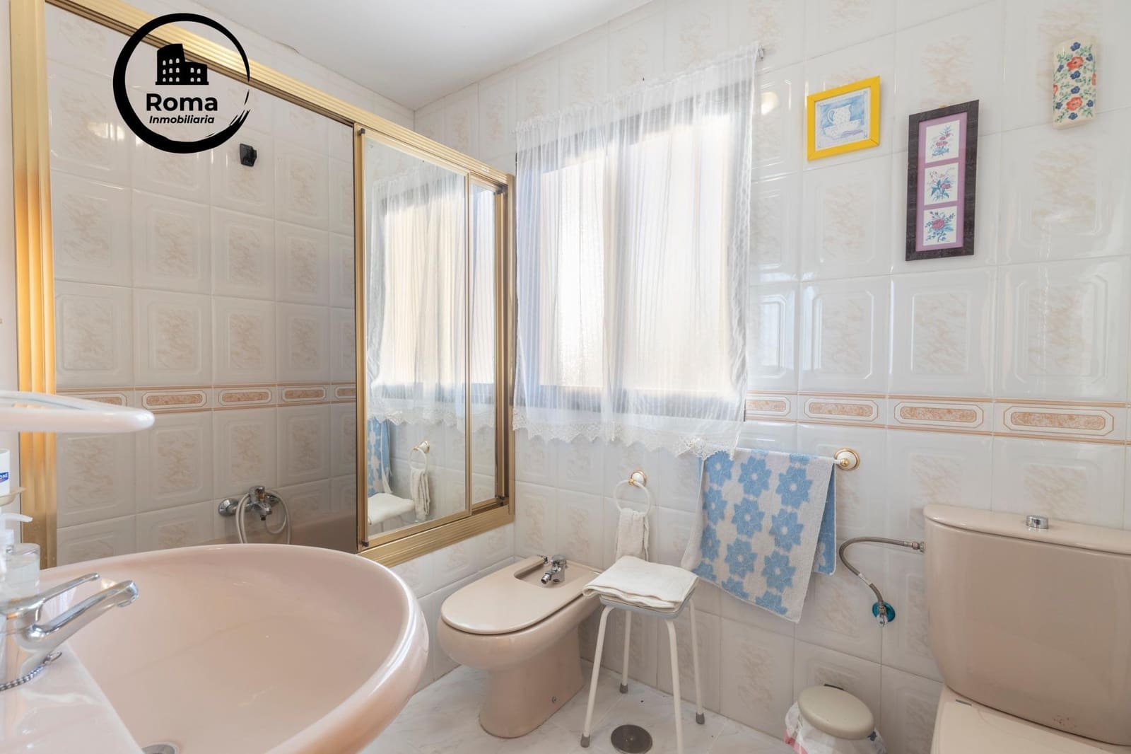 4 makuuhuone Huvila myytävänä paikassa Albolote mukana uima-altaan - 350 000 € (Ref: 9504434)