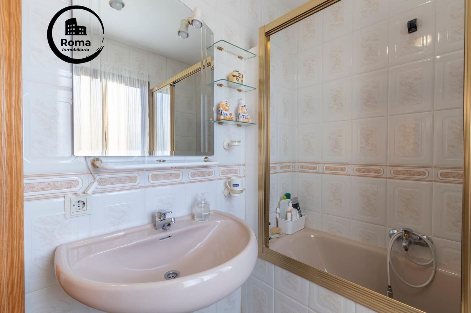 4 makuuhuone Huvila myytävänä paikassa Albolote mukana uima-altaan - 350 000 € (Ref: 9504434)