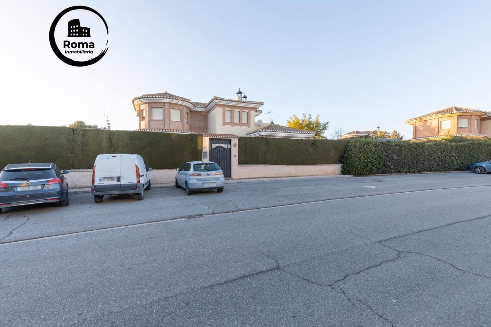 4 makuuhuone Huvila myytävänä paikassa Albolote mukana uima-altaan - 350 000 € (Ref: 9504434)