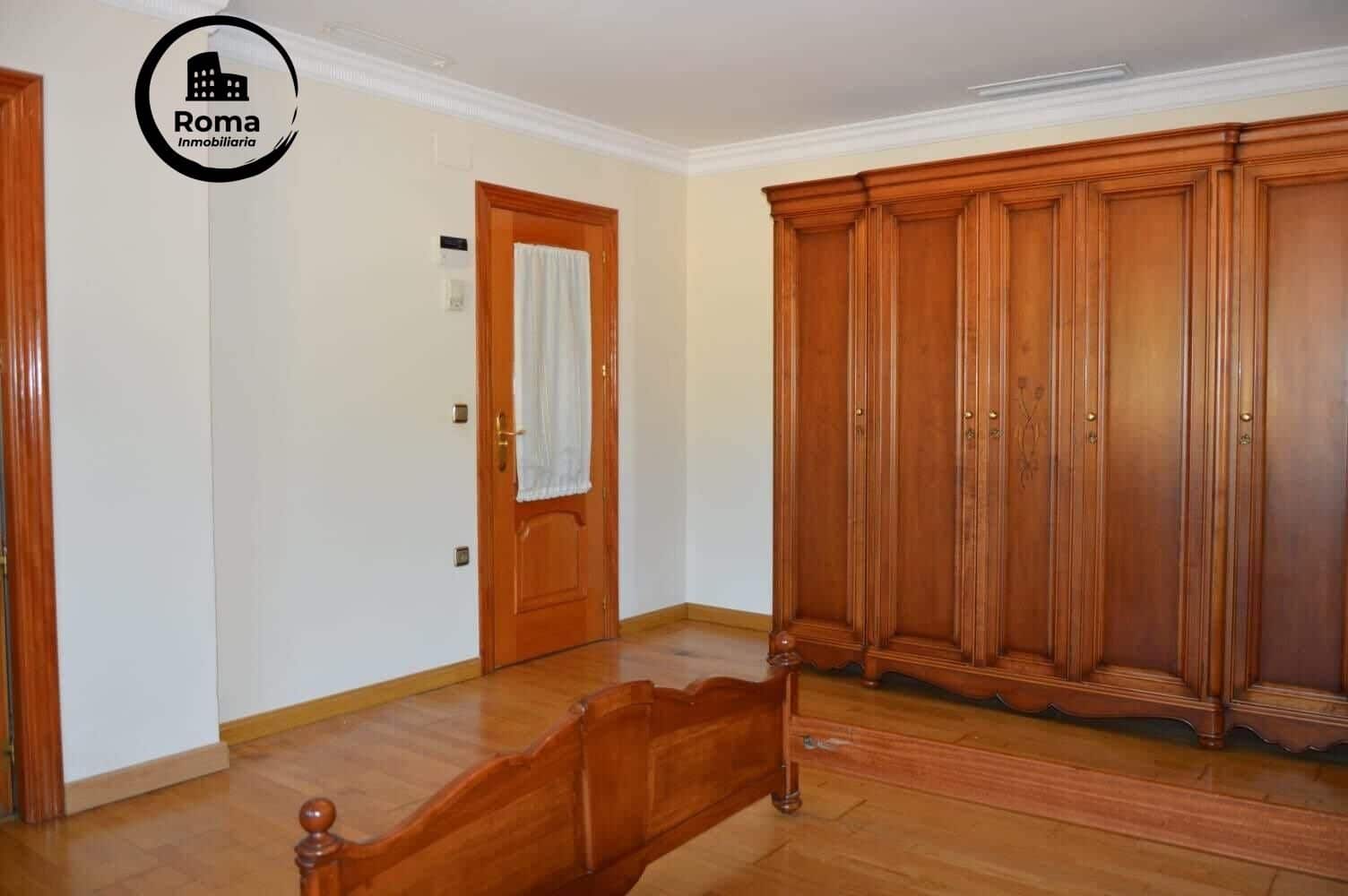 4 slaapkamer Villa te koop in Ogijares met zwembad garage - € 599.000 (Ref: 9504439)