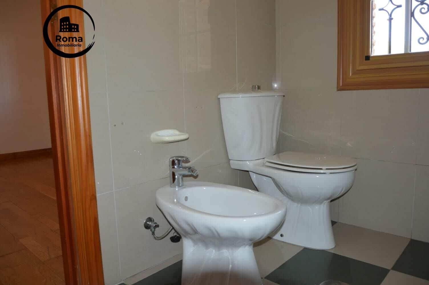 4 slaapkamer Villa te koop in Ogijares met zwembad garage - € 599.000 (Ref: 9504439)