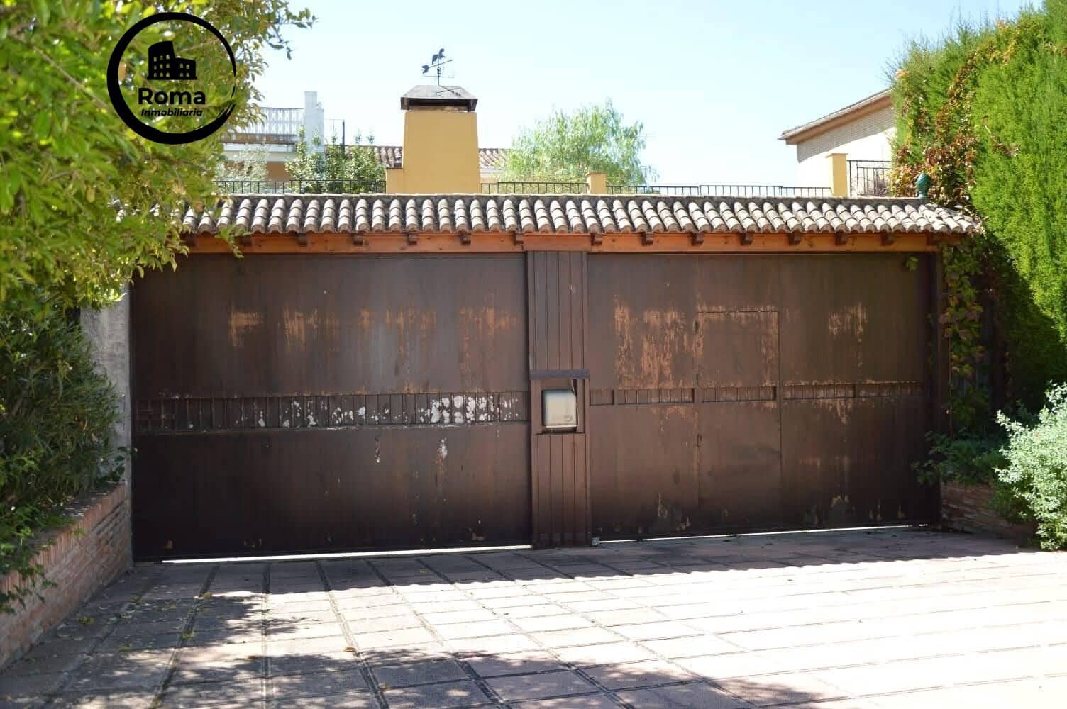 4 slaapkamer Villa te koop in Ogijares met zwembad garage - € 599.000 (Ref: 9504439)