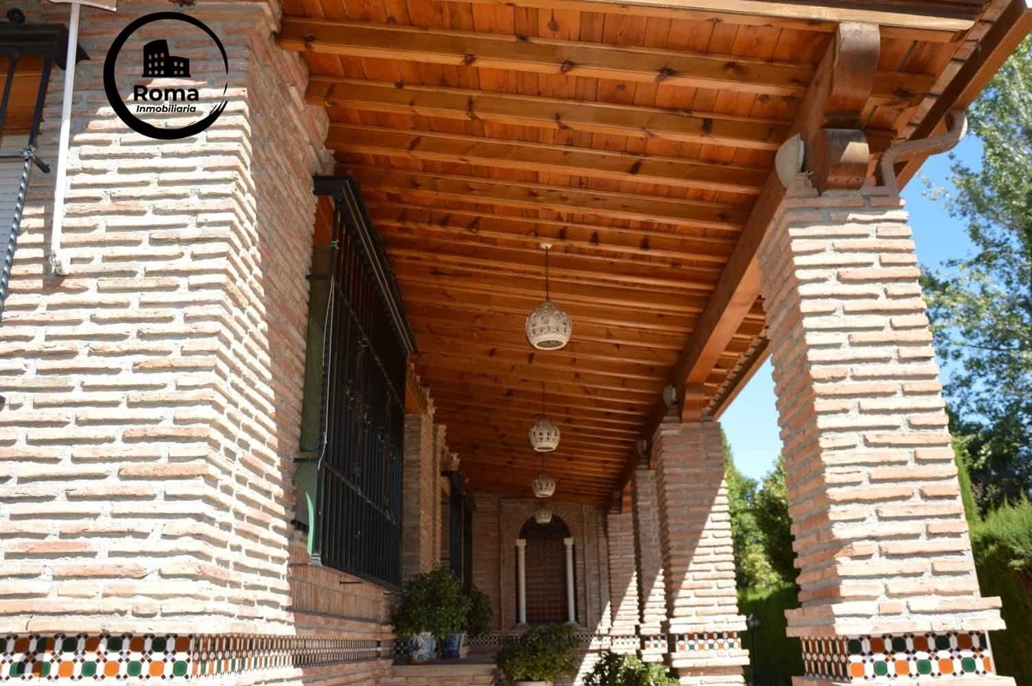 4 slaapkamer Villa te koop in Ogijares met zwembad garage - € 599.000 (Ref: 9504439)