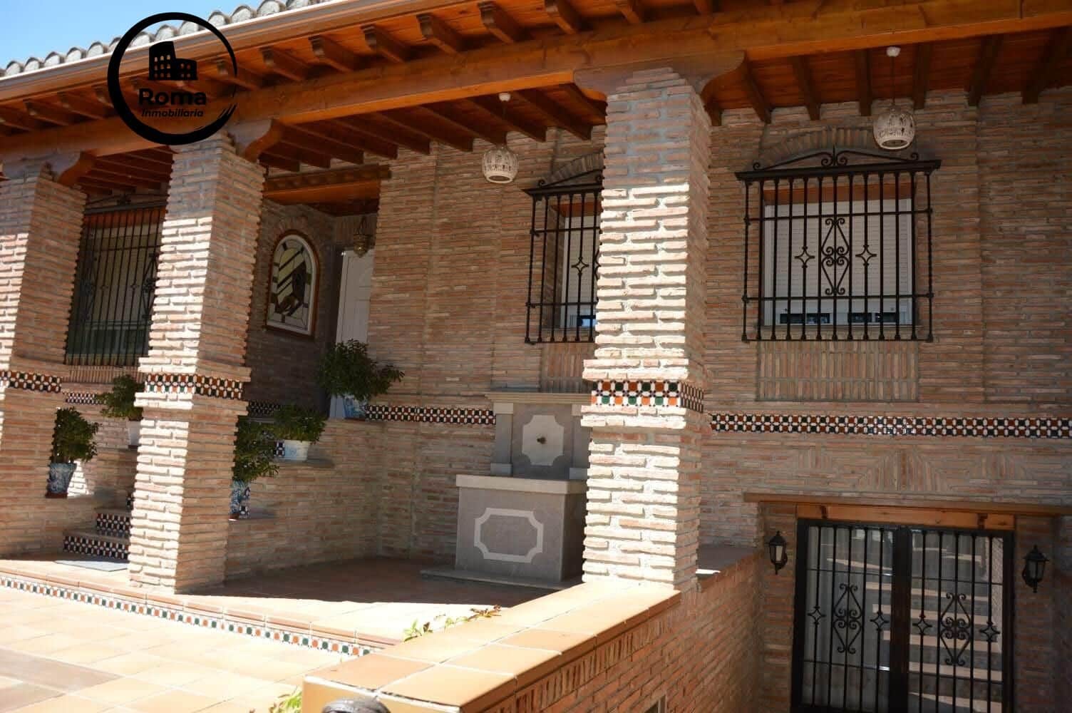 4 slaapkamer Villa te koop in Ogijares met zwembad garage - € 599.000 (Ref: 9504439)