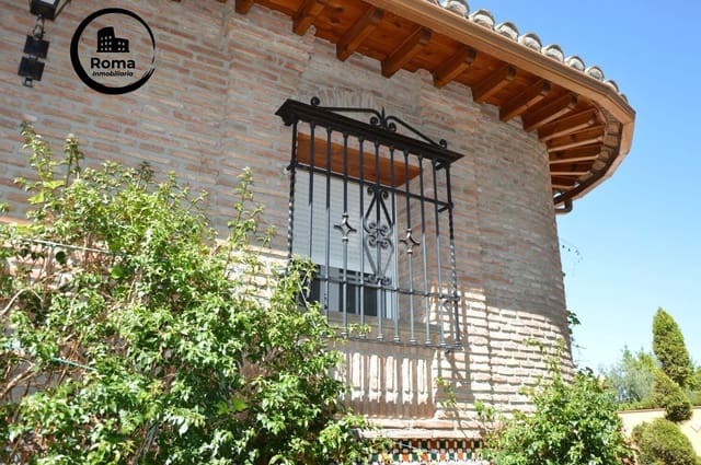 4 slaapkamer Villa te koop in Ogíjares met zwembad garage - € 599.000 (Ref: 9504439)