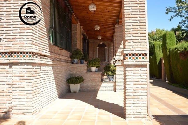 4 slaapkamer Villa te koop in Ogíjares met zwembad garage - € 599.000 (Ref: 9504439)