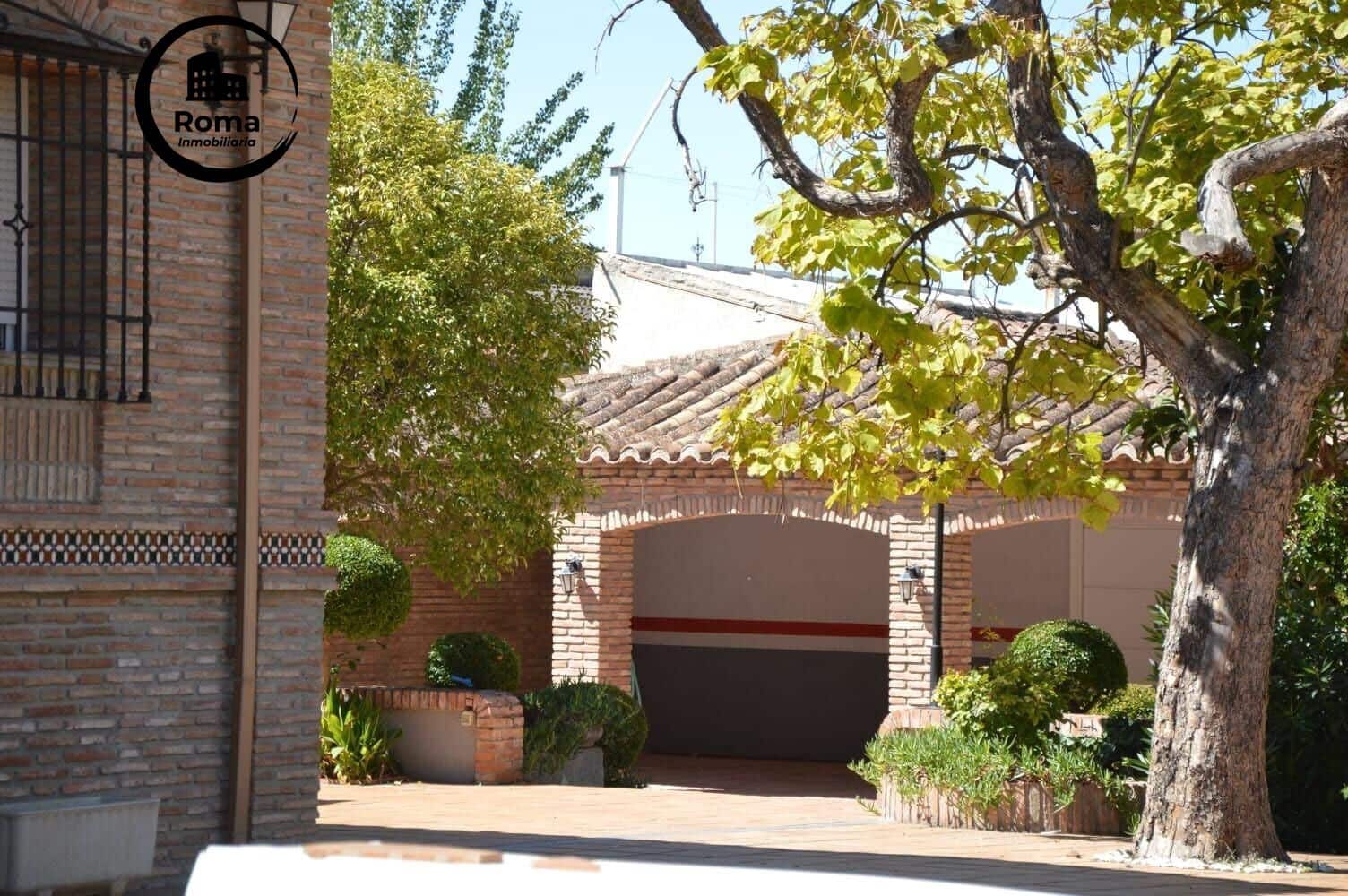 4 slaapkamer Villa te koop in Ogijares met zwembad garage - € 599.000 (Ref: 9504439)