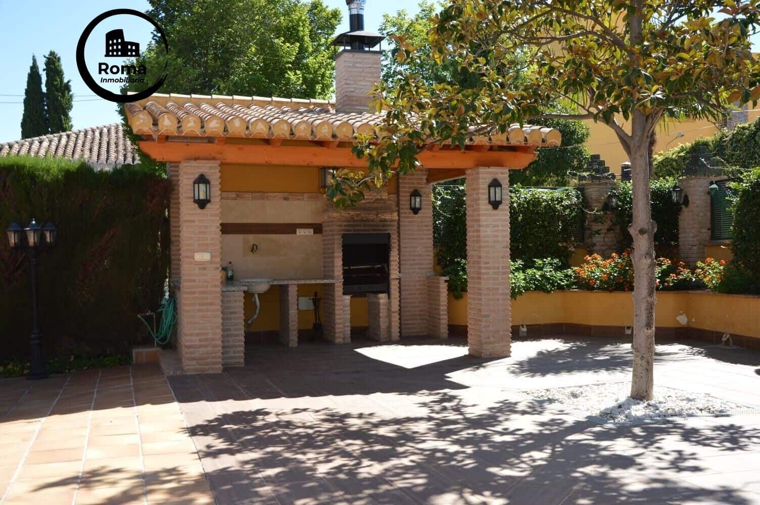 4 slaapkamer Villa te koop in Ogijares met zwembad garage - € 599.000 (Ref: 9504439)