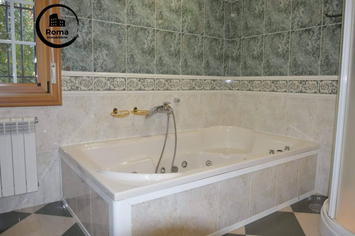 4 slaapkamer Villa te koop in Ogijares met zwembad garage - € 599.000 (Ref: 9504439)