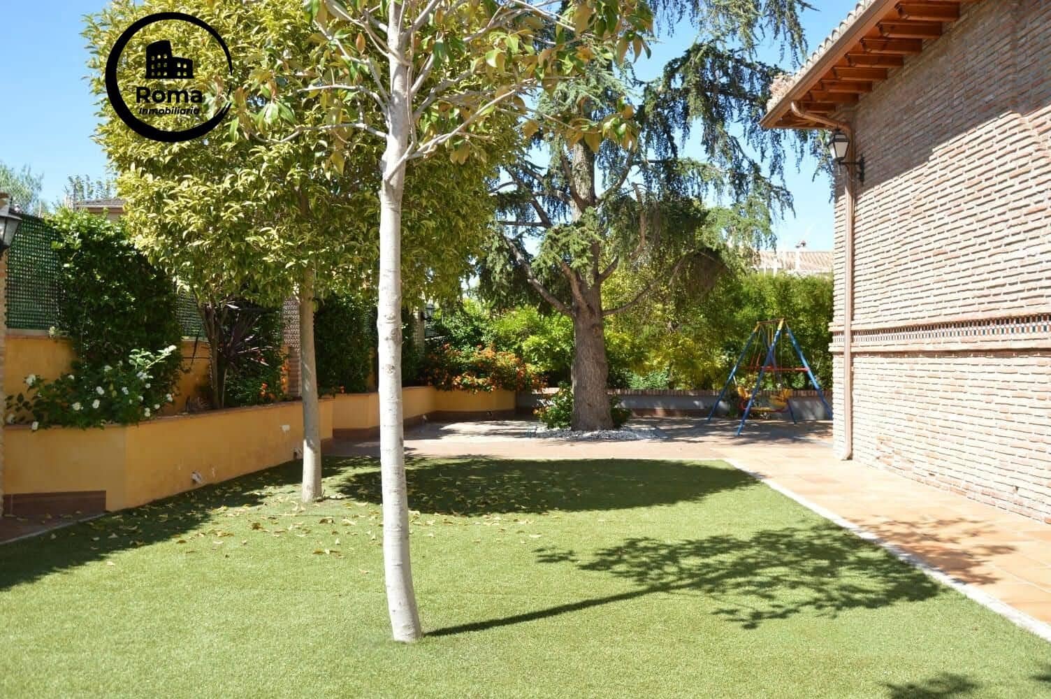 4 slaapkamer Villa te koop in Ogijares met zwembad garage - € 599.000 (Ref: 9504439)