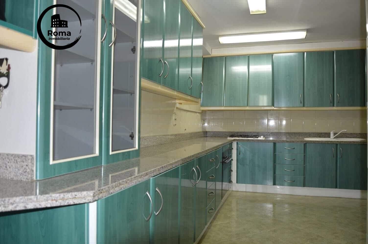 4 slaapkamer Villa te koop in Ogijares met zwembad garage - € 599.000 (Ref: 9504439)