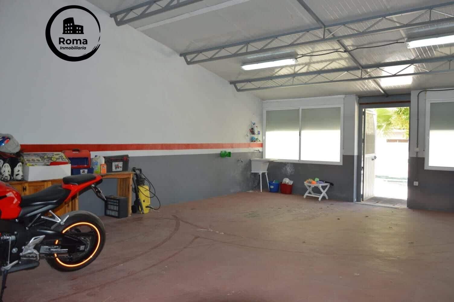 4 slaapkamer Villa te koop in Ogijares met zwembad garage - € 599.000 (Ref: 9504439)