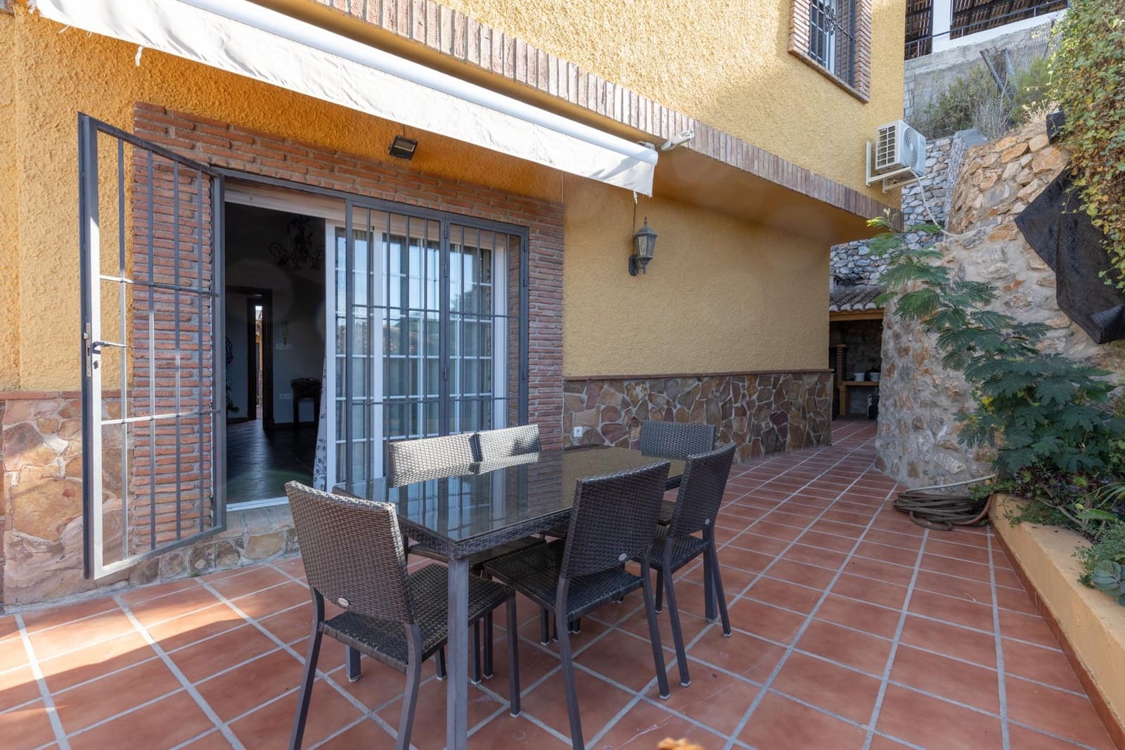 3 bedroom Villa for sale in Almunecar with pool - € 599,000 (Ref: 9504440)