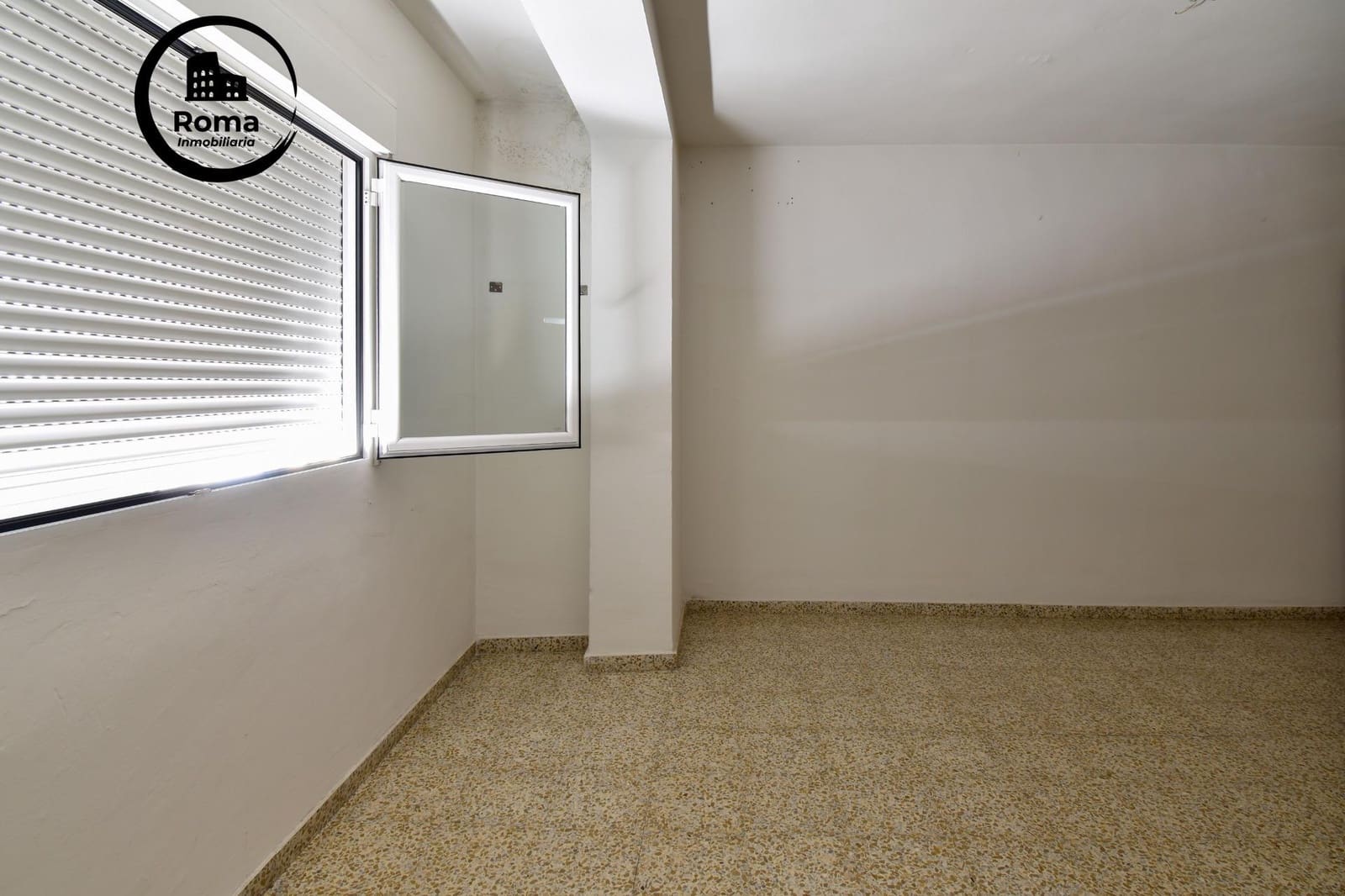 4 slaapkamer Huis te koop in Maracena met garage - € 225.000 (Ref: 9504574)