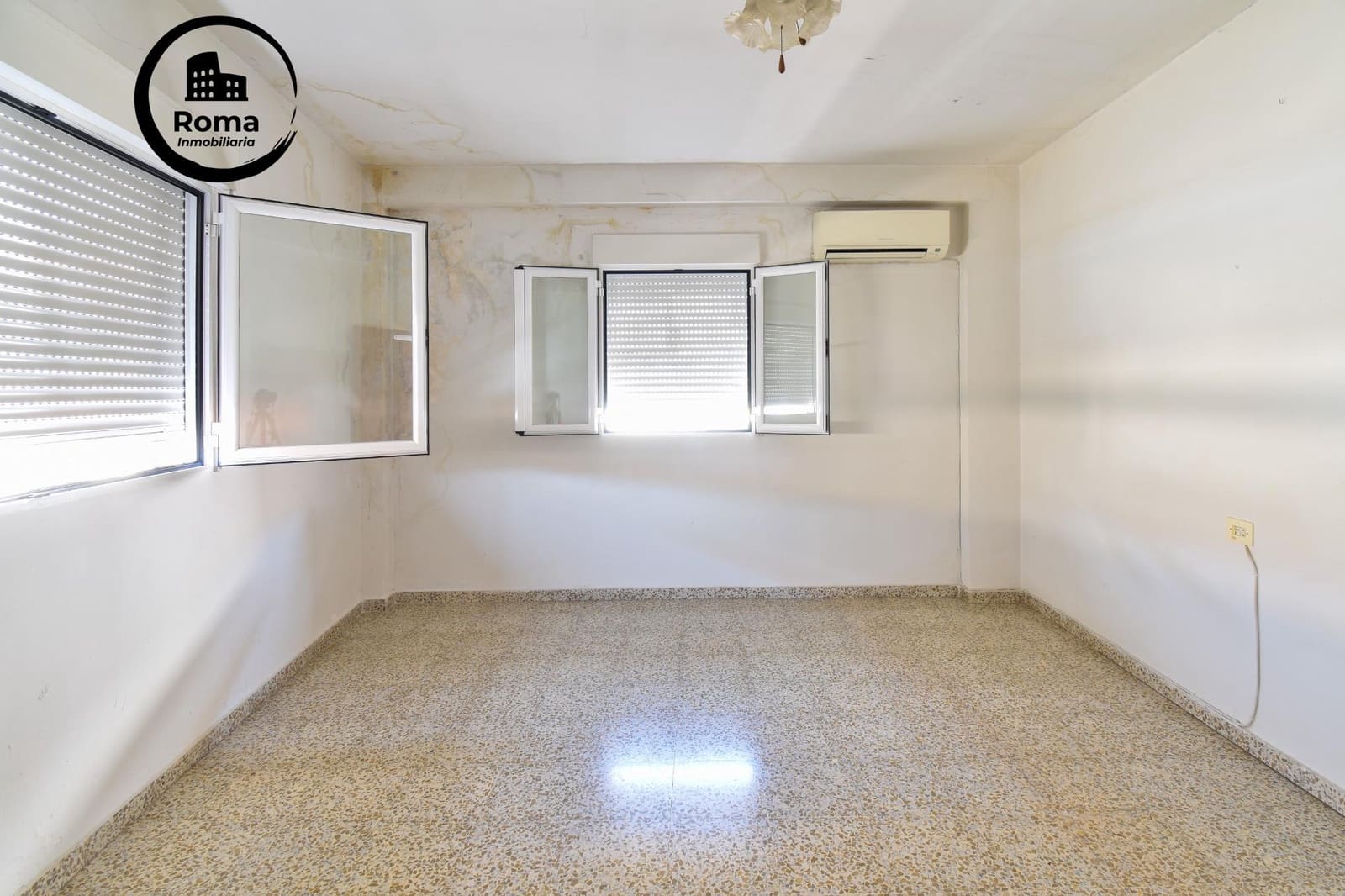 4 slaapkamer Huis te koop in Maracena met garage - € 225.000 (Ref: 9504574)