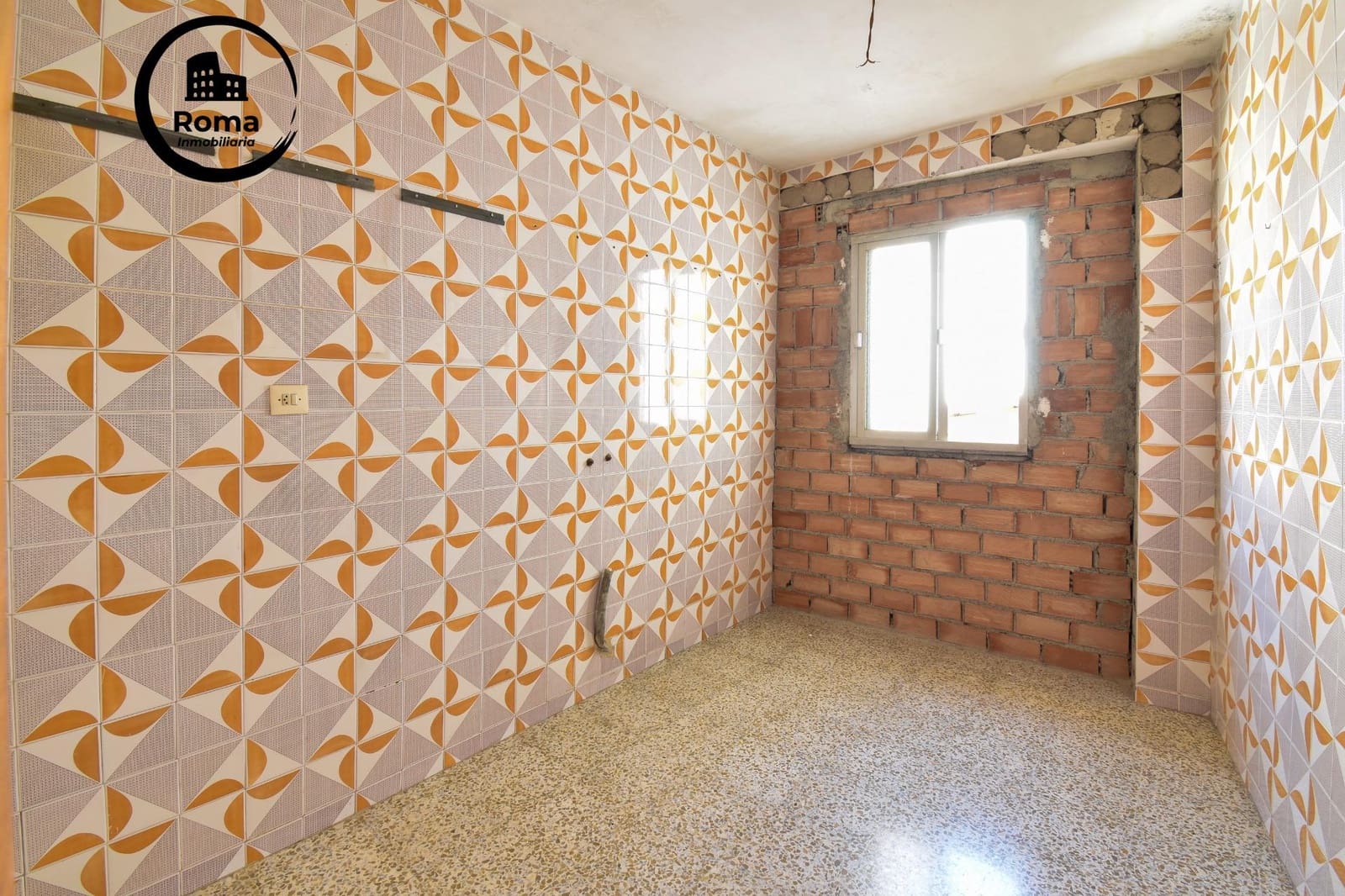 4 slaapkamer Huis te koop in Maracena met garage - € 225.000 (Ref: 9504574)