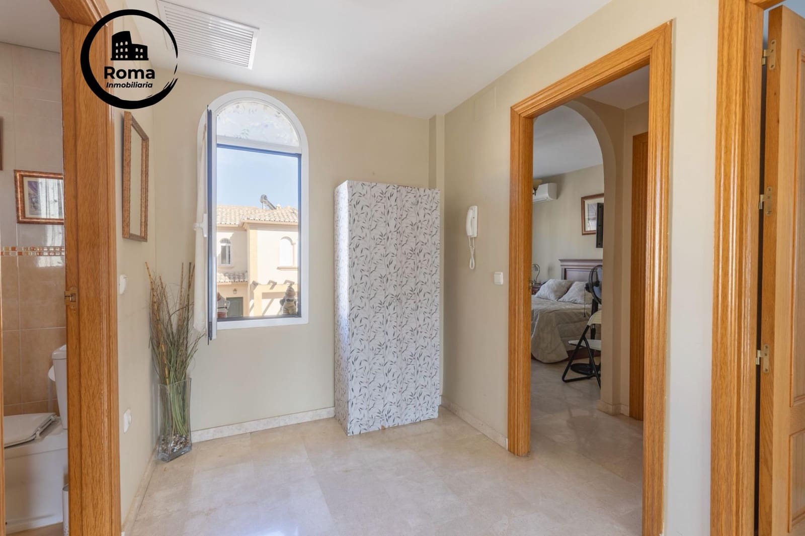 4 bedroom Semi-detached Villa for sale in Albolote with garage - € 304,900 (Ref: 9504575)