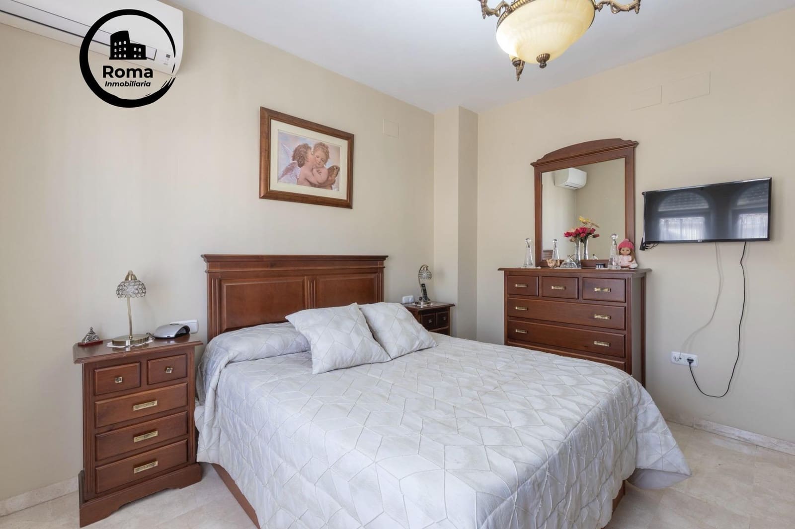 4 bedroom Semi-detached Villa for sale in Albolote with garage - € 304,900 (Ref: 9504575)