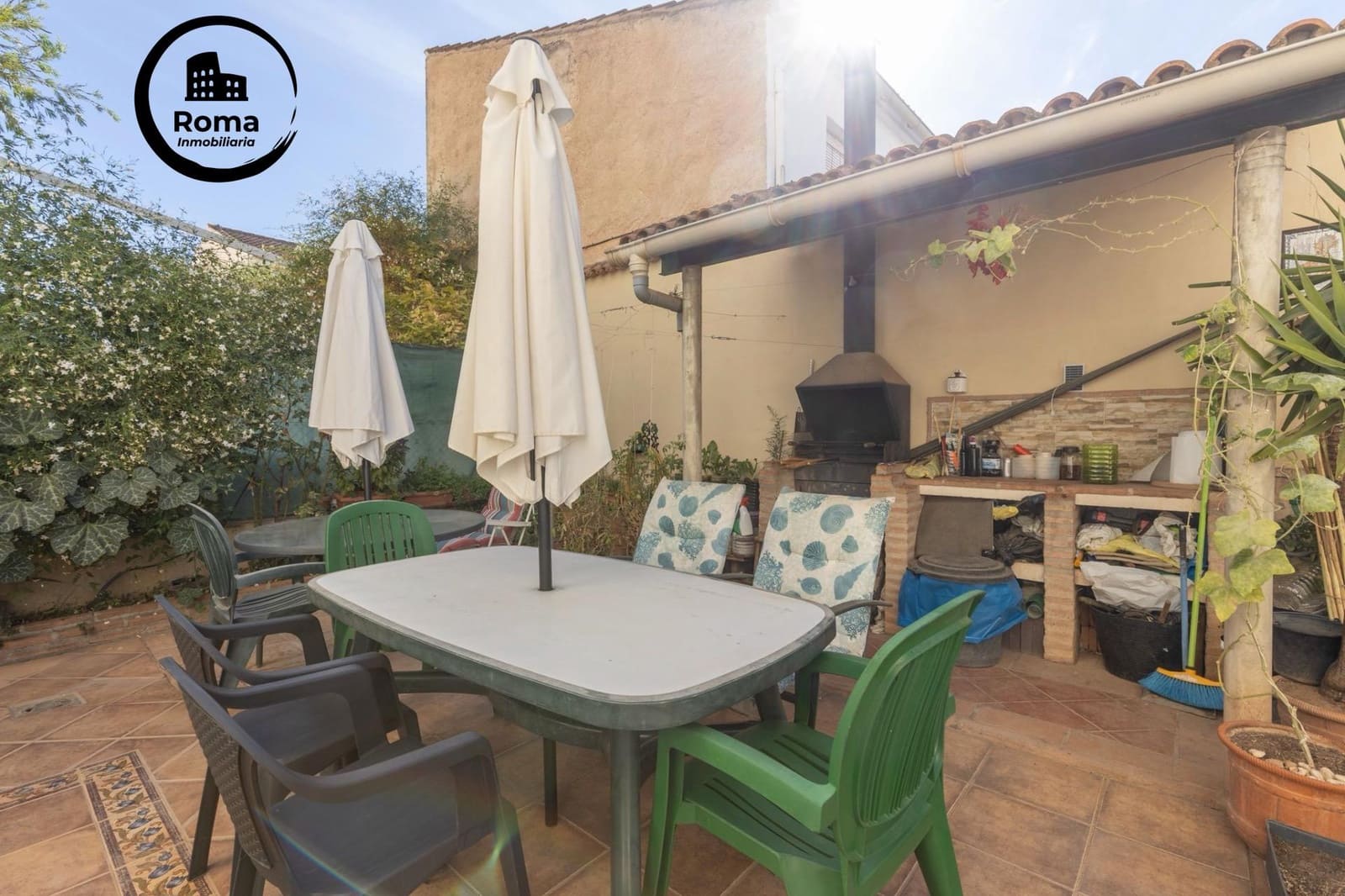 4 bedroom Semi-detached Villa for sale in Albolote with garage - € 304,900 (Ref: 9504575)