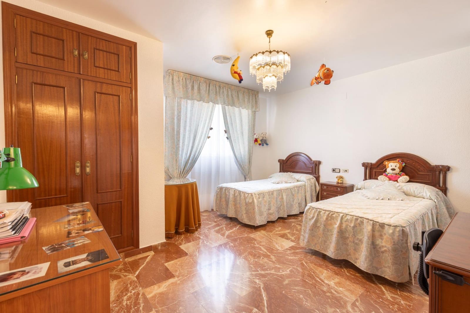 10 bedroom Semi-detached Villa for sale in Jun with garage - € 498,000 (Ref: 9504577)