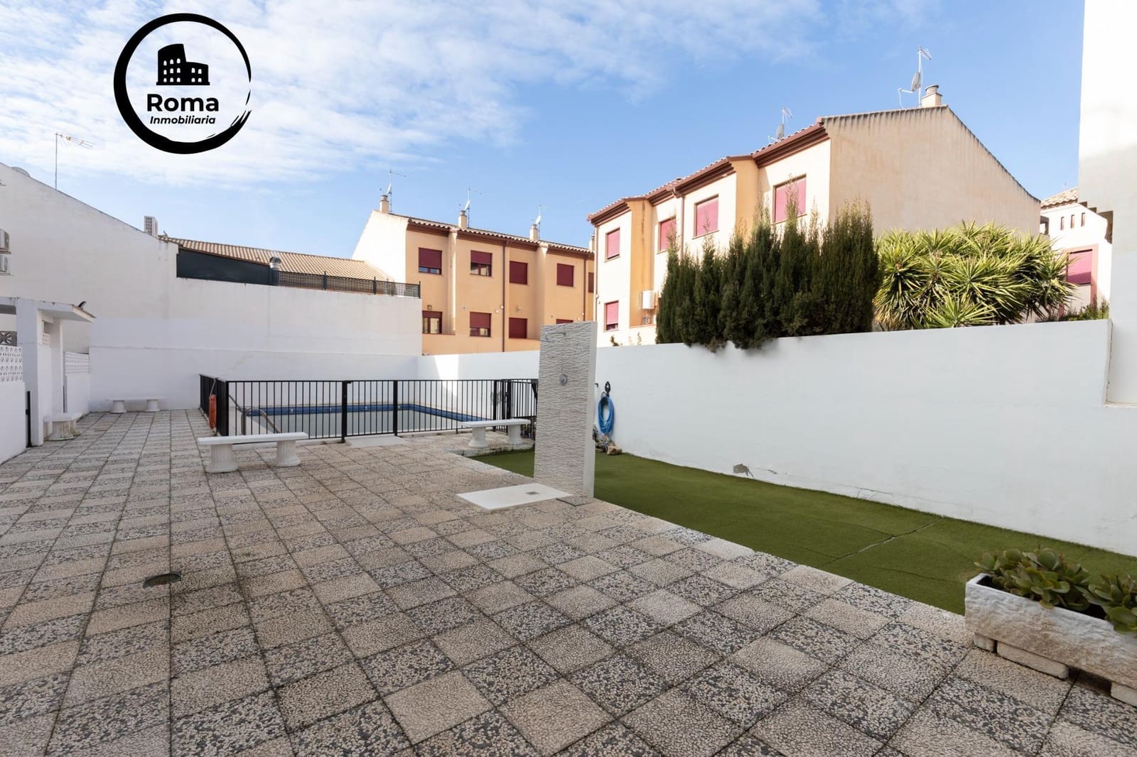 2 bedroom Flat for sale in Las Gabias with pool - € 149,000 (Ref: 9504578)