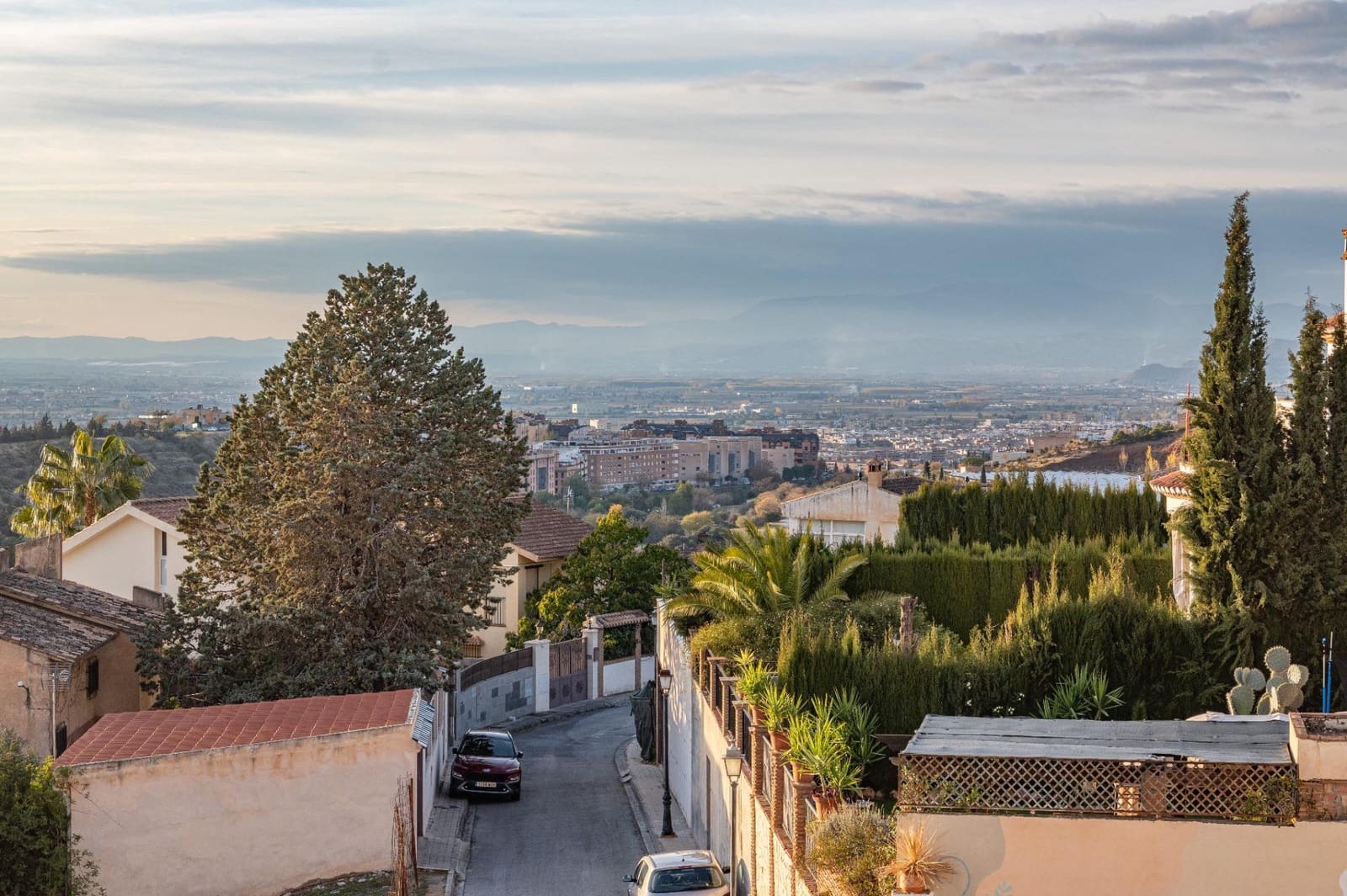 5 bedroom Villa for sale in Huetor Vega with pool garage - € 419,000 (Ref: 9509085)