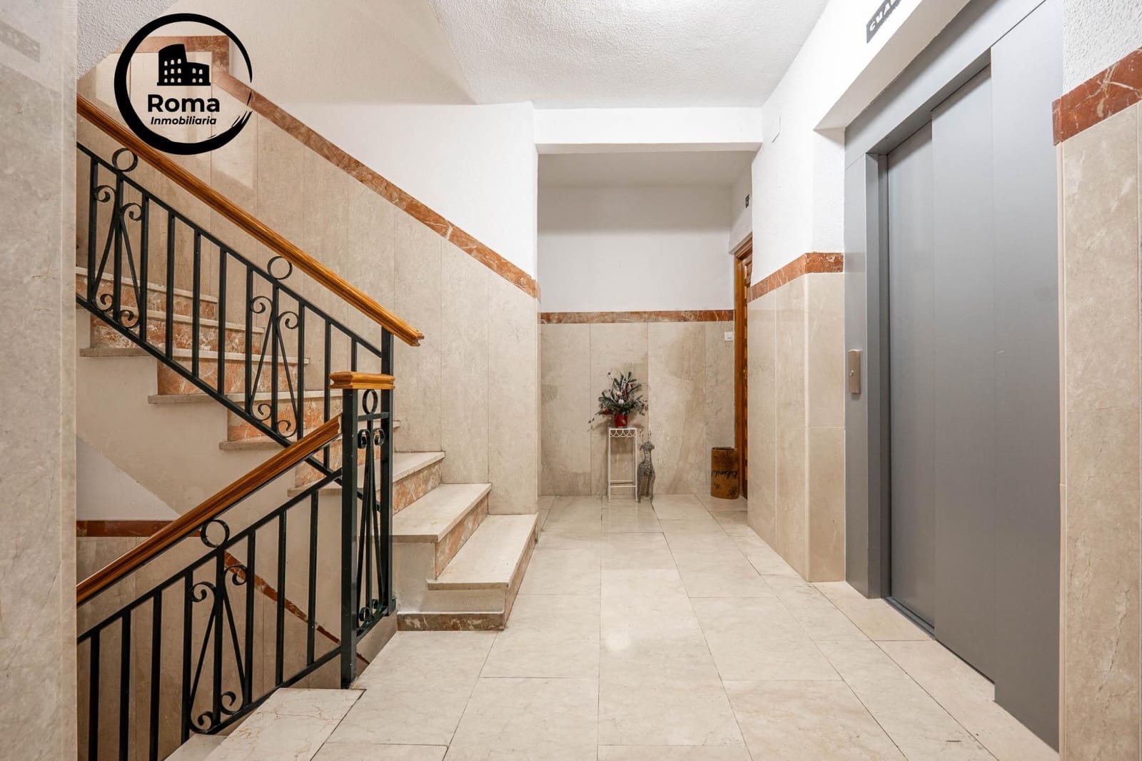 3 soveværelse Lejlighed til salg i Granada by - € 250.000 (Ref: 9509086)