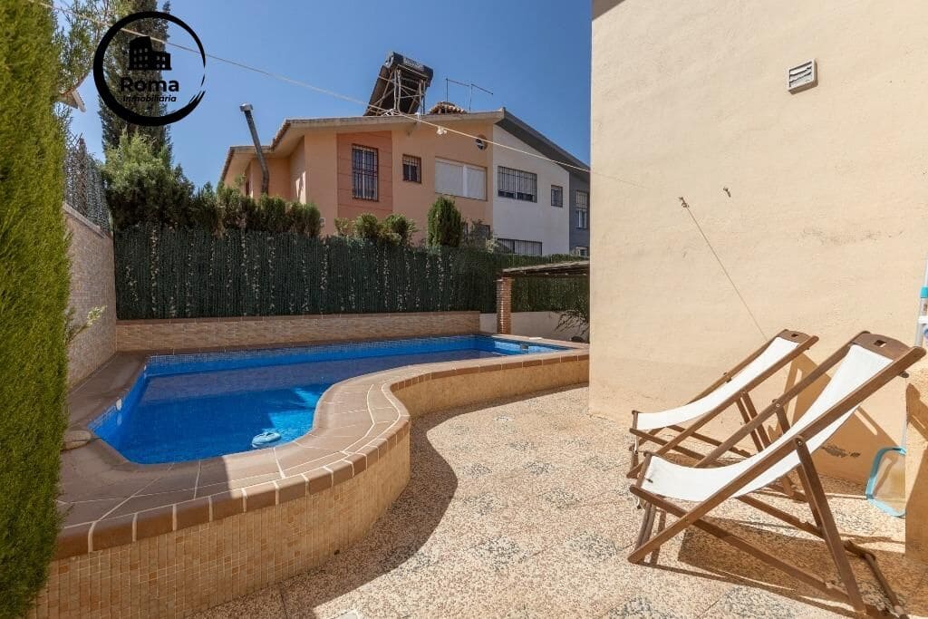 6 bedroom Semi-detached Villa for sale in Huetor Vega with pool garage - € 320,000 (Ref: 9509090)