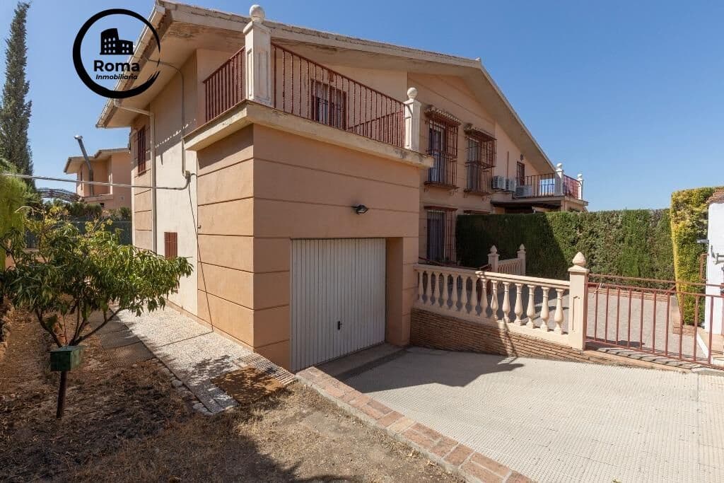 6 bedroom Semi-detached Villa for sale in Huetor Vega with pool garage - € 320,000 (Ref: 9509090)