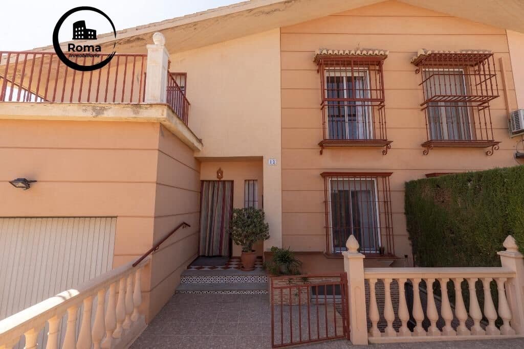 6 bedroom Semi-detached Villa for sale in Huetor Vega with pool garage - € 320,000 (Ref: 9509090)