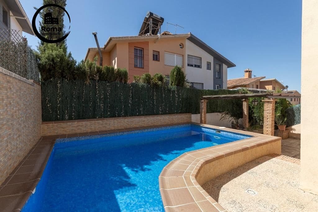 6 bedroom Semi-detached Villa for sale in Huetor Vega with pool garage - € 320,000 (Ref: 9509090)