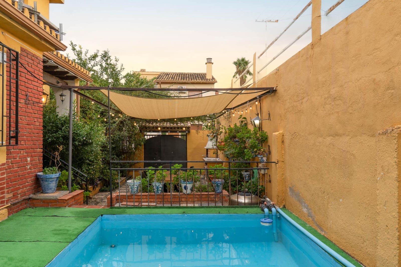 4 bedroom Semi-detached Villa for sale in Huetor Vega with pool - € 315,000 (Ref: 9509091)