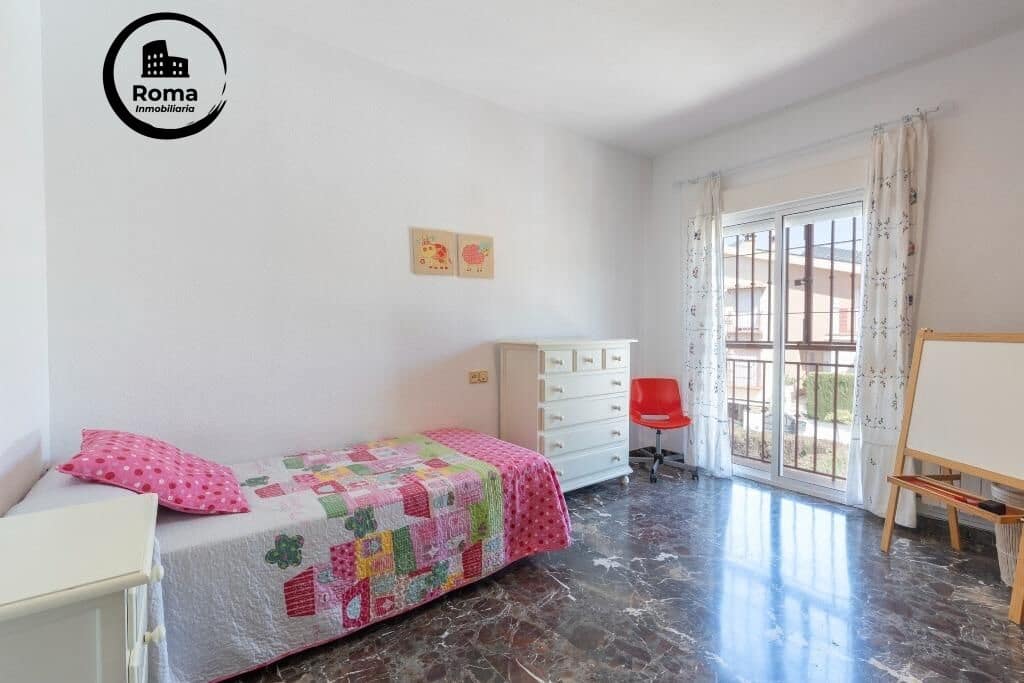 6 bedroom Semi-detached Villa for sale in Huetor Vega with pool garage - € 320,000 (Ref: 9509092)