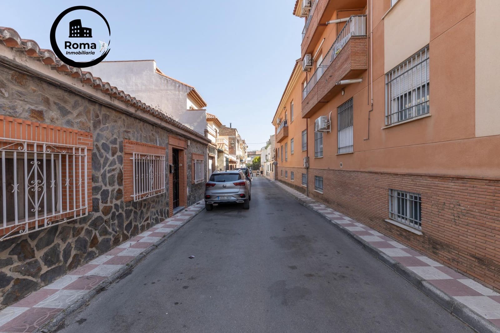 Casa de 4 habitaciones en Armilla en venta - 250.000 € (Ref: 9509098)