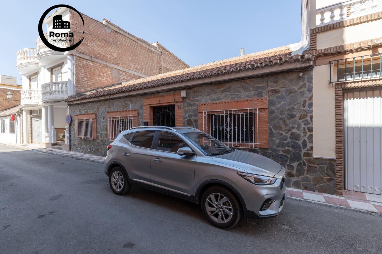 Casa de 4 habitaciones en Armilla en venta - 250.000 € (Ref: 9509098)