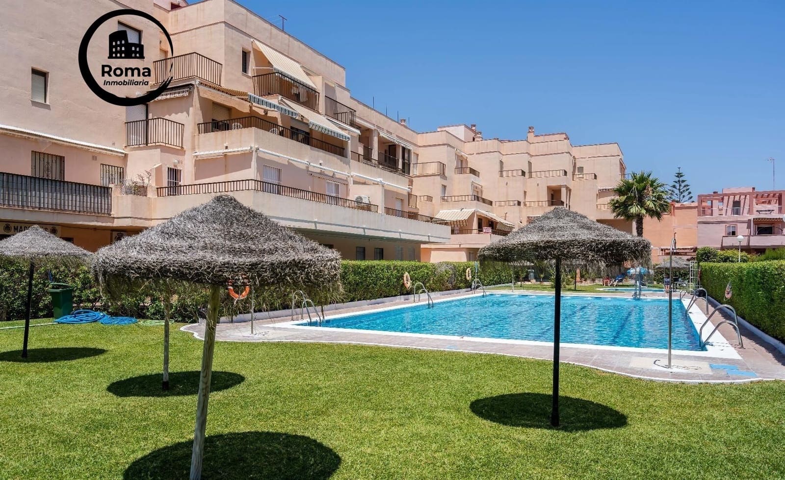 2 bedroom Flat for sale in Salobrena with pool garage - € 259,000 (Ref: 9513513)