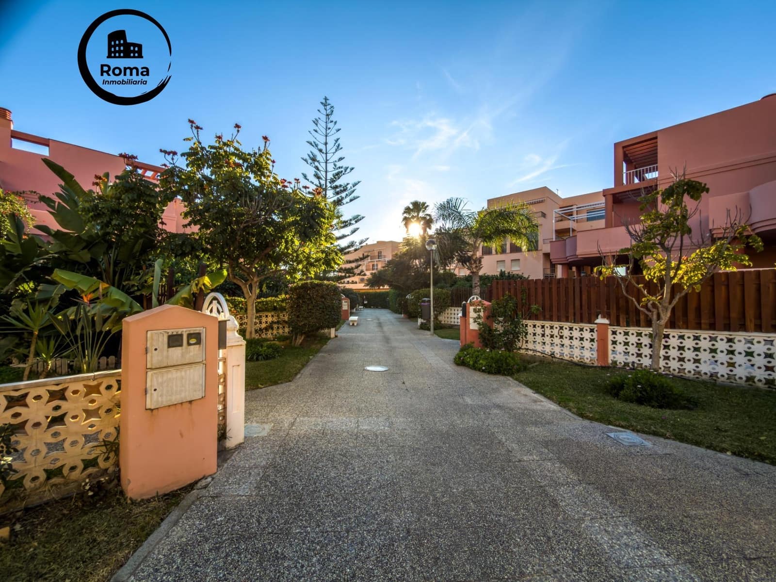 2 bedroom Flat for sale in Salobrena with pool garage - € 259,000 (Ref: 9513513)