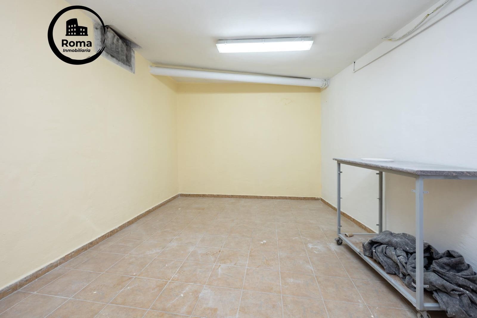 Erhverv til salg i Granada by - € 75.000 (Ref: 9519076)